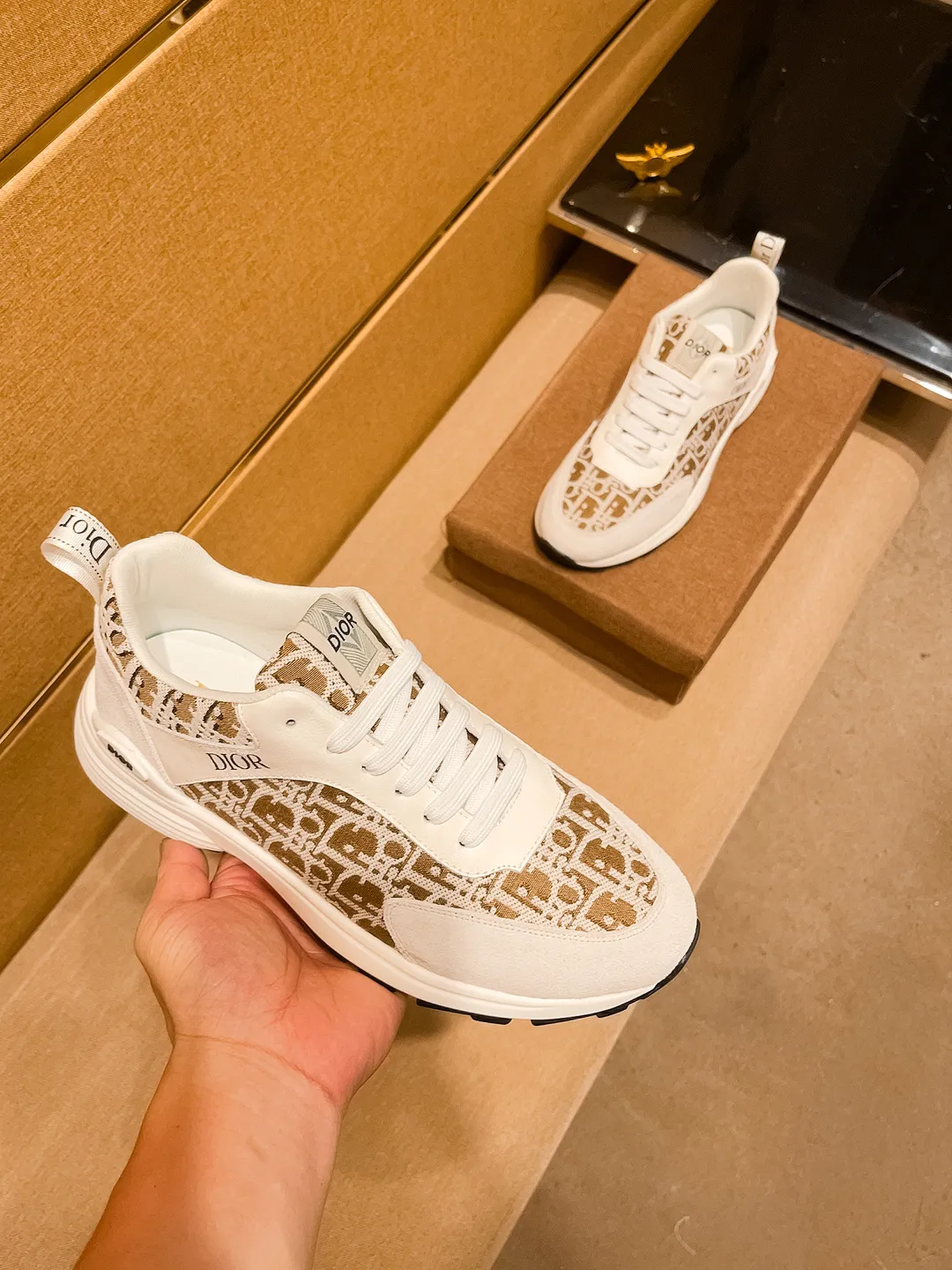 Men's shoes 💰 440💰【Dior】🔥 High-end men's shoes brand official website 1:1 latest masterpiece: the upper is made of Italian imported first-layer cowhide with a comfortable and breathable lining➕original non-slip and wear-resistant outsole🔥, making walking more convenient and comfortable! An exclusive new model, a stunning work, a beautiful 1:1 replica [color] compared to the official quality! Create a fashionable personality to set off your uniqueness! A must-have for trendy men! Classic🔥Size: 38-44 Color: 🔥Multiple colors available🔥.